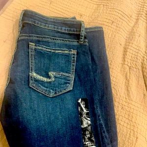 New never worn Silver Jeans, bf style